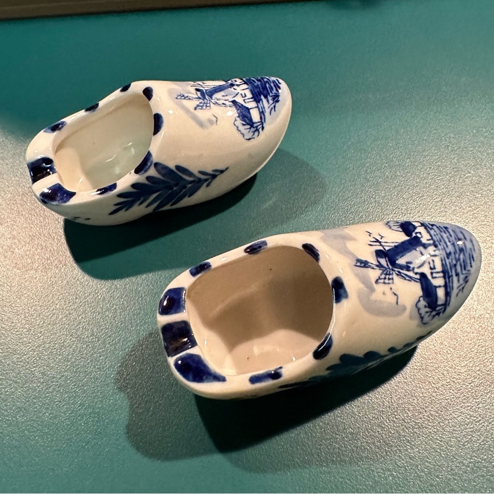Vintage Delft Blue clogs - Picture 2 of 3